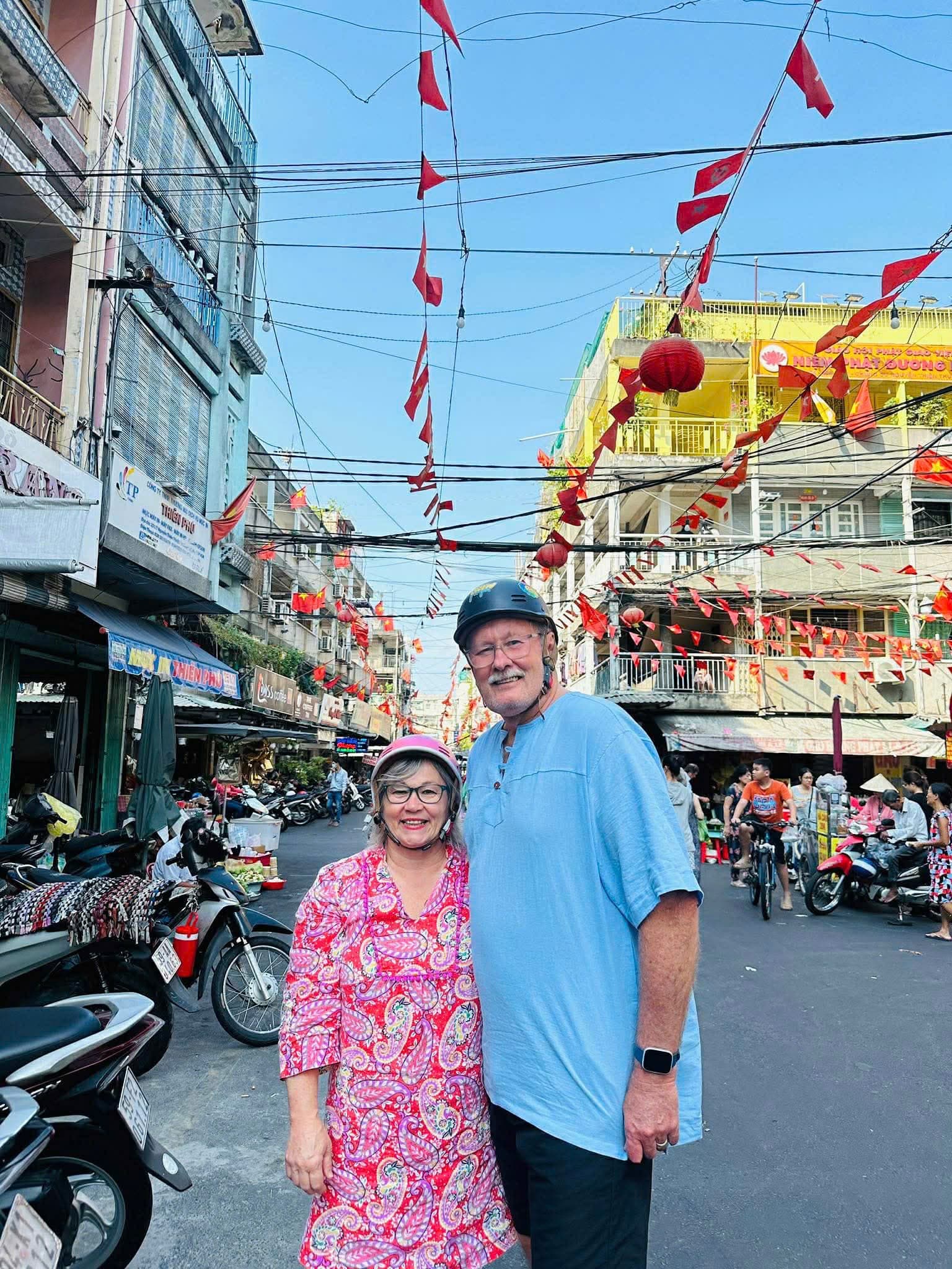 7 Food Tour & Sightseeing by Scooter (Morning / Afternoon / Evening)